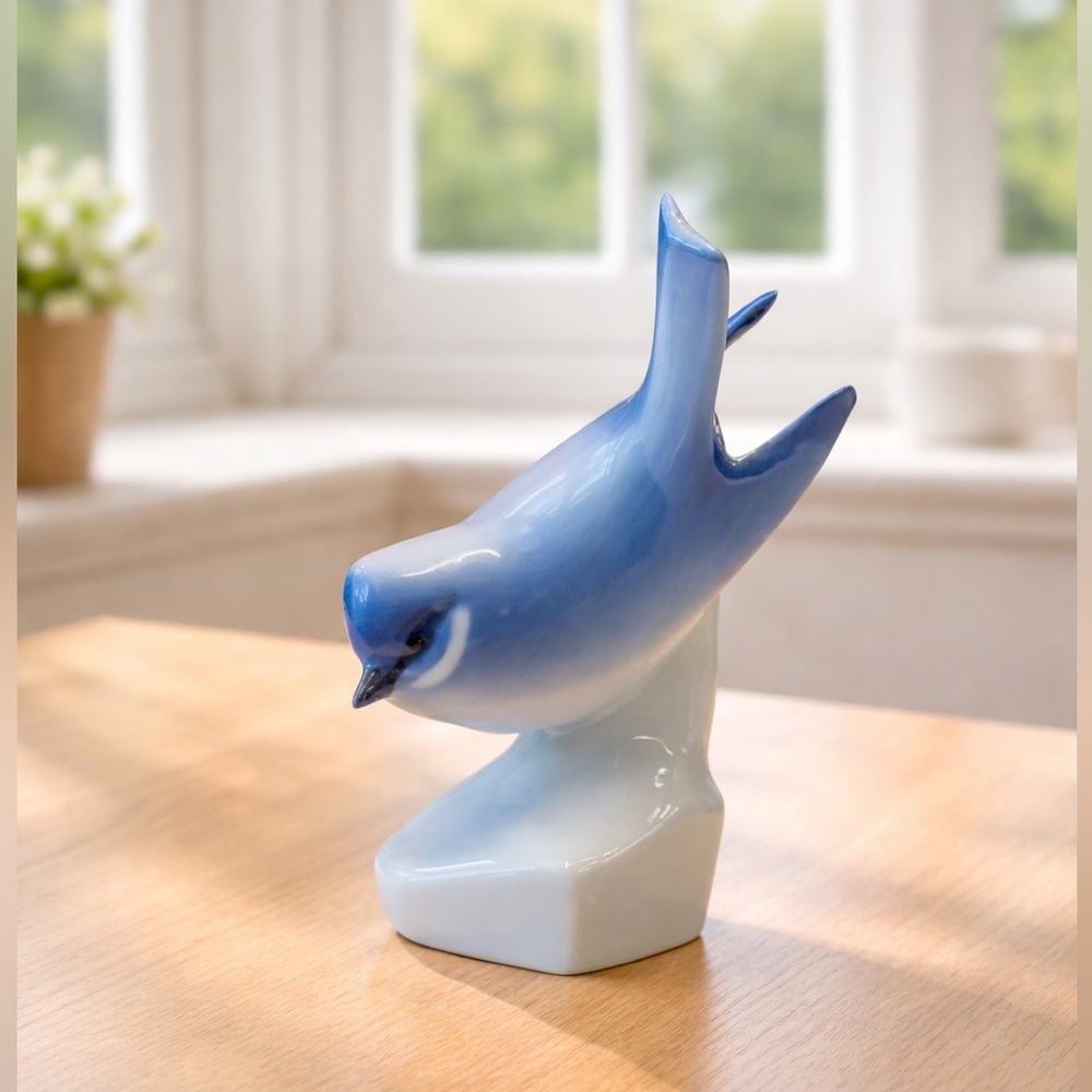 Vintage 70's Zsolnay Hungary Pecs Blue Bird Porcelain Figurine 3.75" x 2.5"